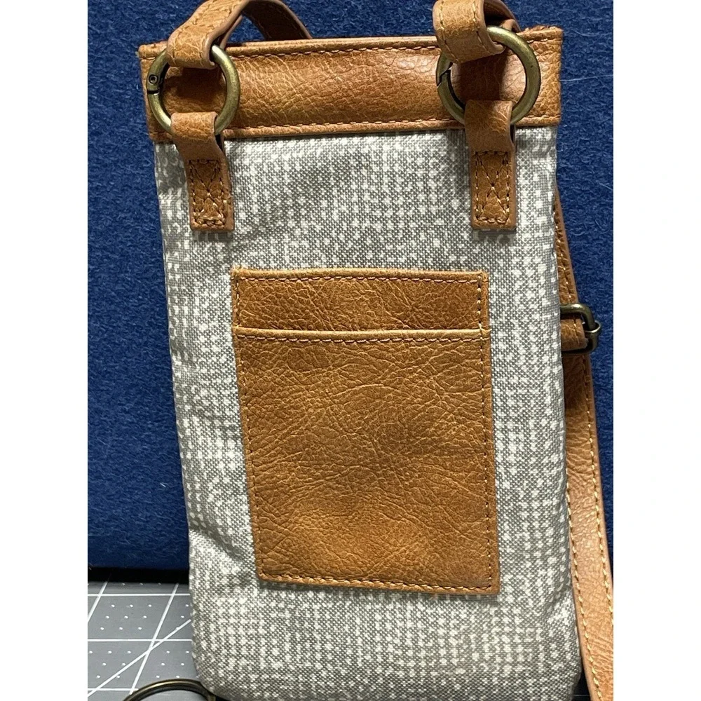 Thirty One 31 Dialed In‎ Phone Purse Soft Gray